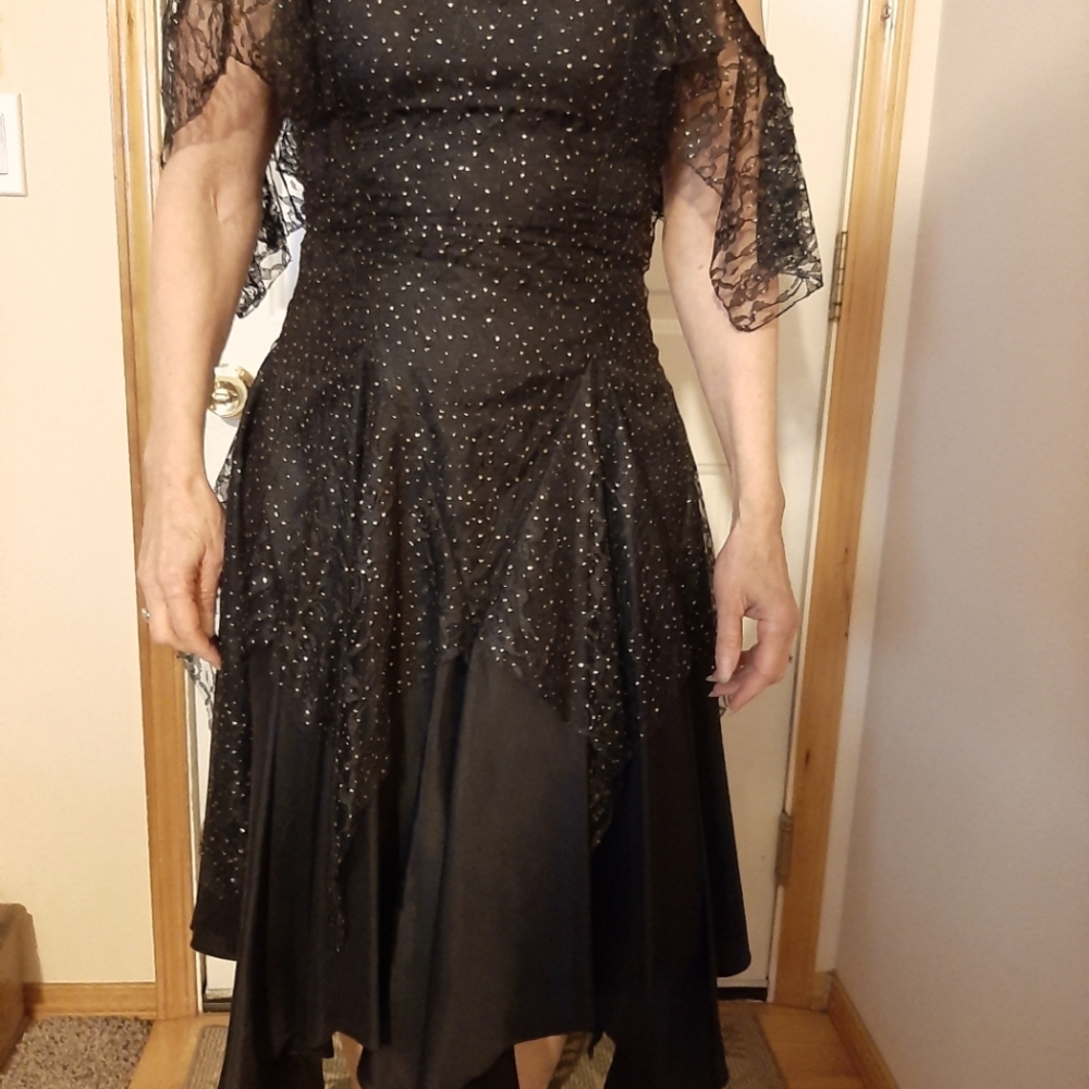 Nuance Black and Gold Holiday Retro 90s Dress